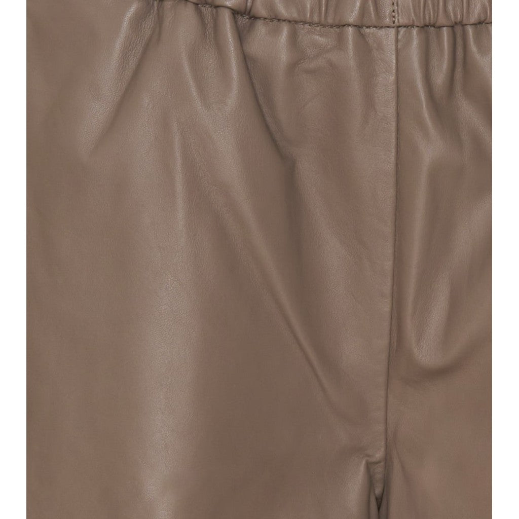 142000 | NOTYZ - Leather Shorts GRÅBRUN