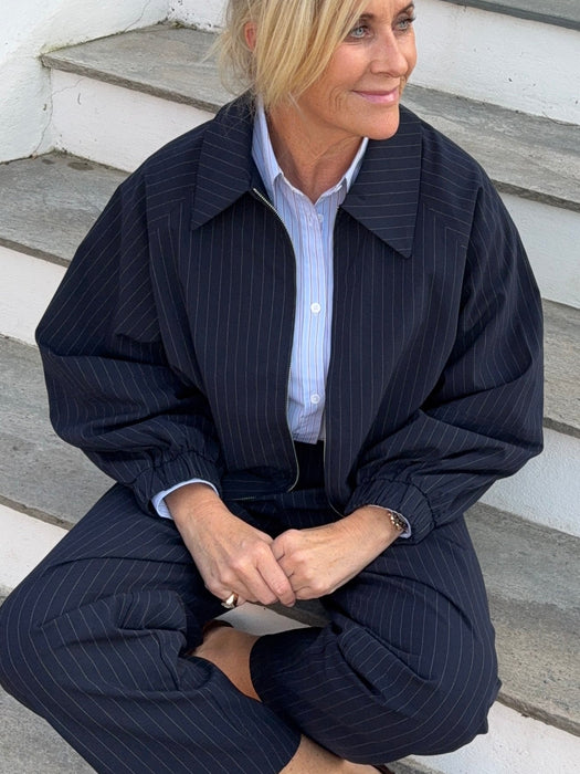 Nålestribet sæt - Nålestribet sæt