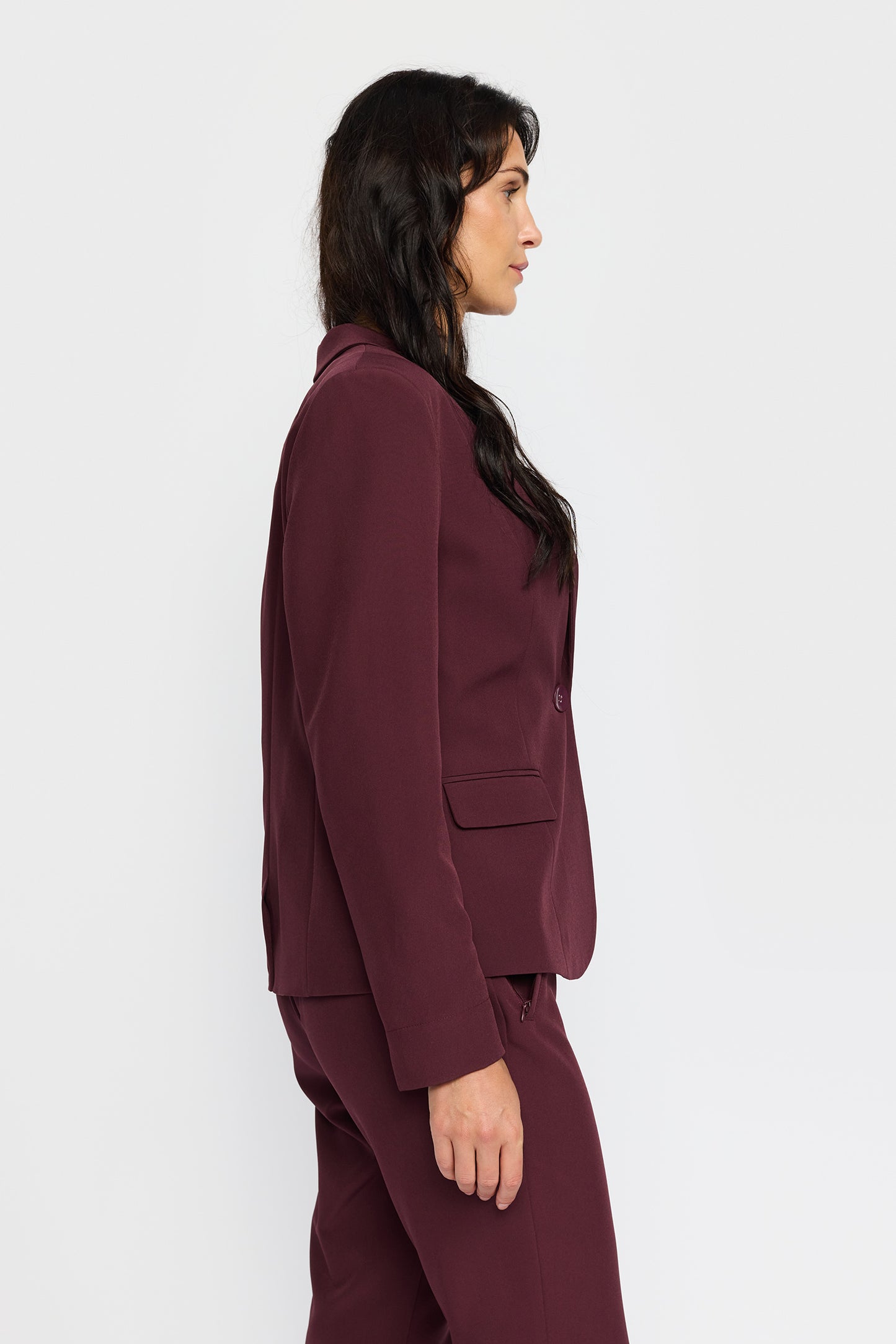 152616 | 2-Biz - Illie Bordeaux