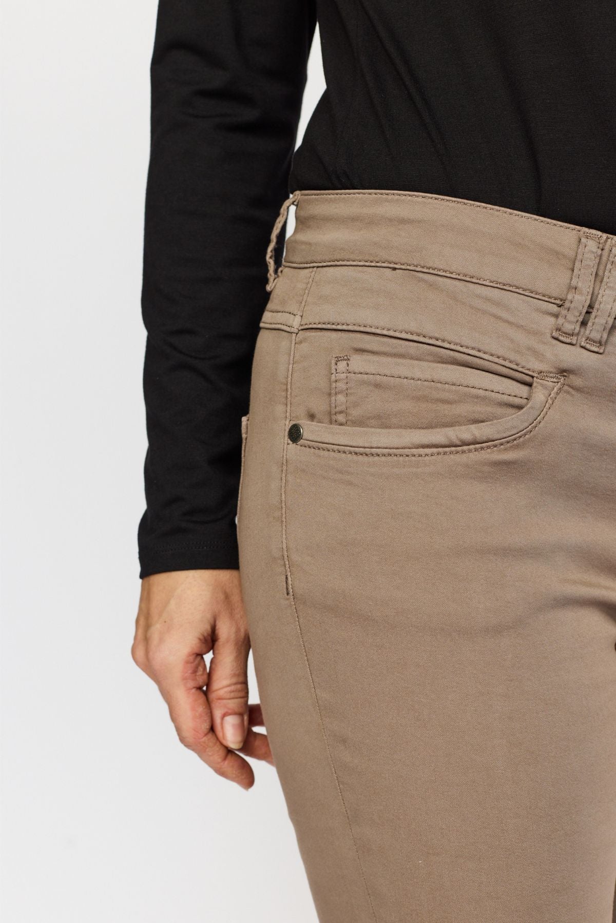 153844 | 2-Biz - Bodil Brun