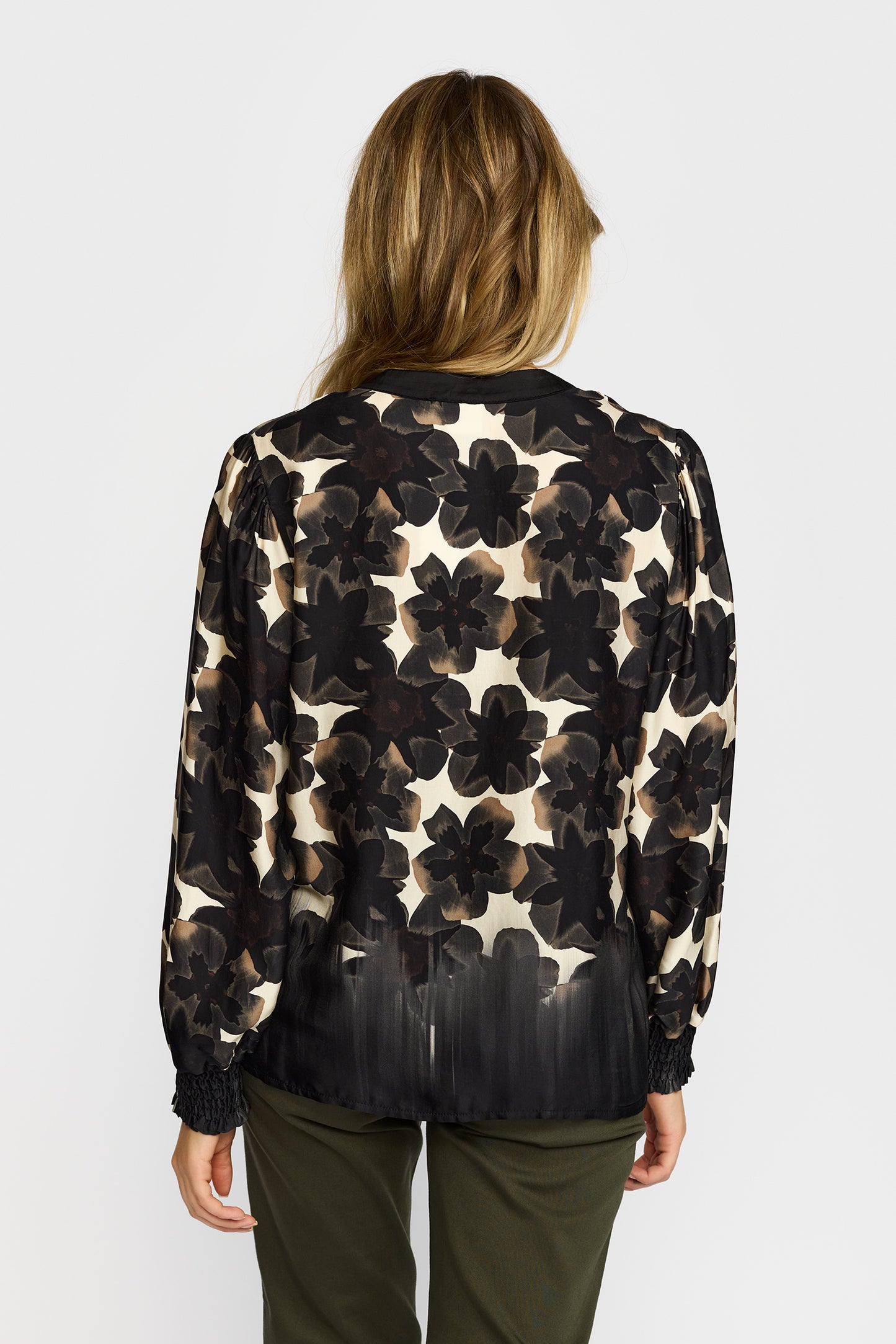 153258 | 2-Biz - Sole Sort mønstret