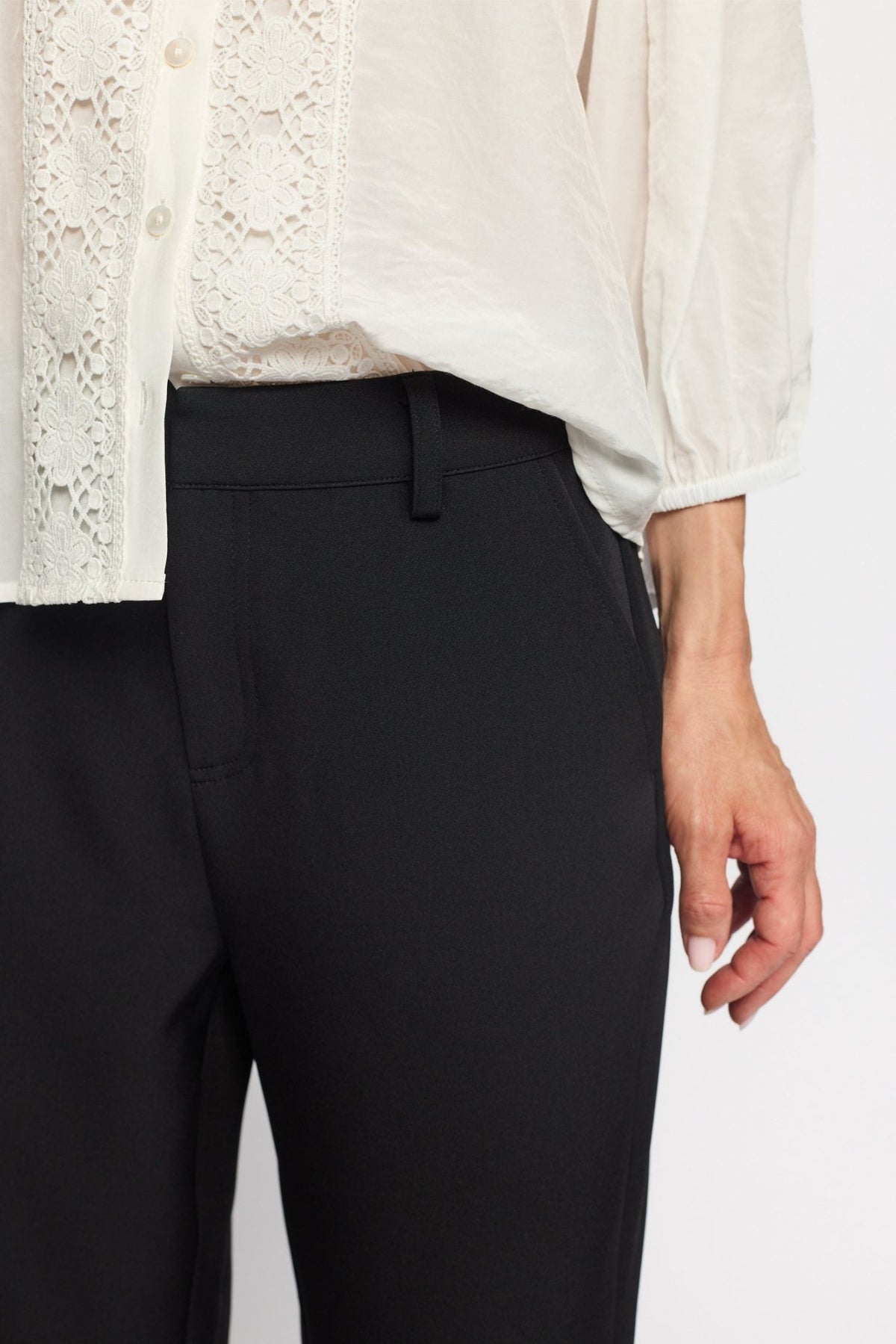 156335 | 2-Biz - Jelena Sort