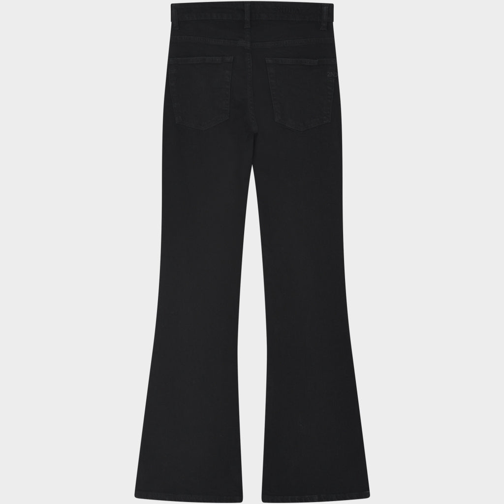 Bagfra-billede af 2NDDAY Lamar Sort-jeans med udvidede ben og to baglommer, vist på en ensfarvet hvid baggrund.