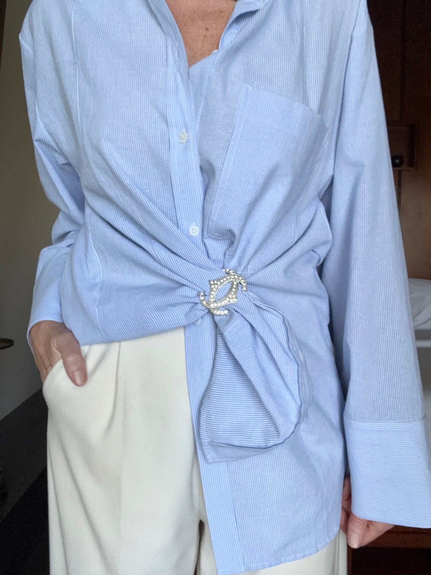 153529 | 2NDDAY - Cassie Lyseblå