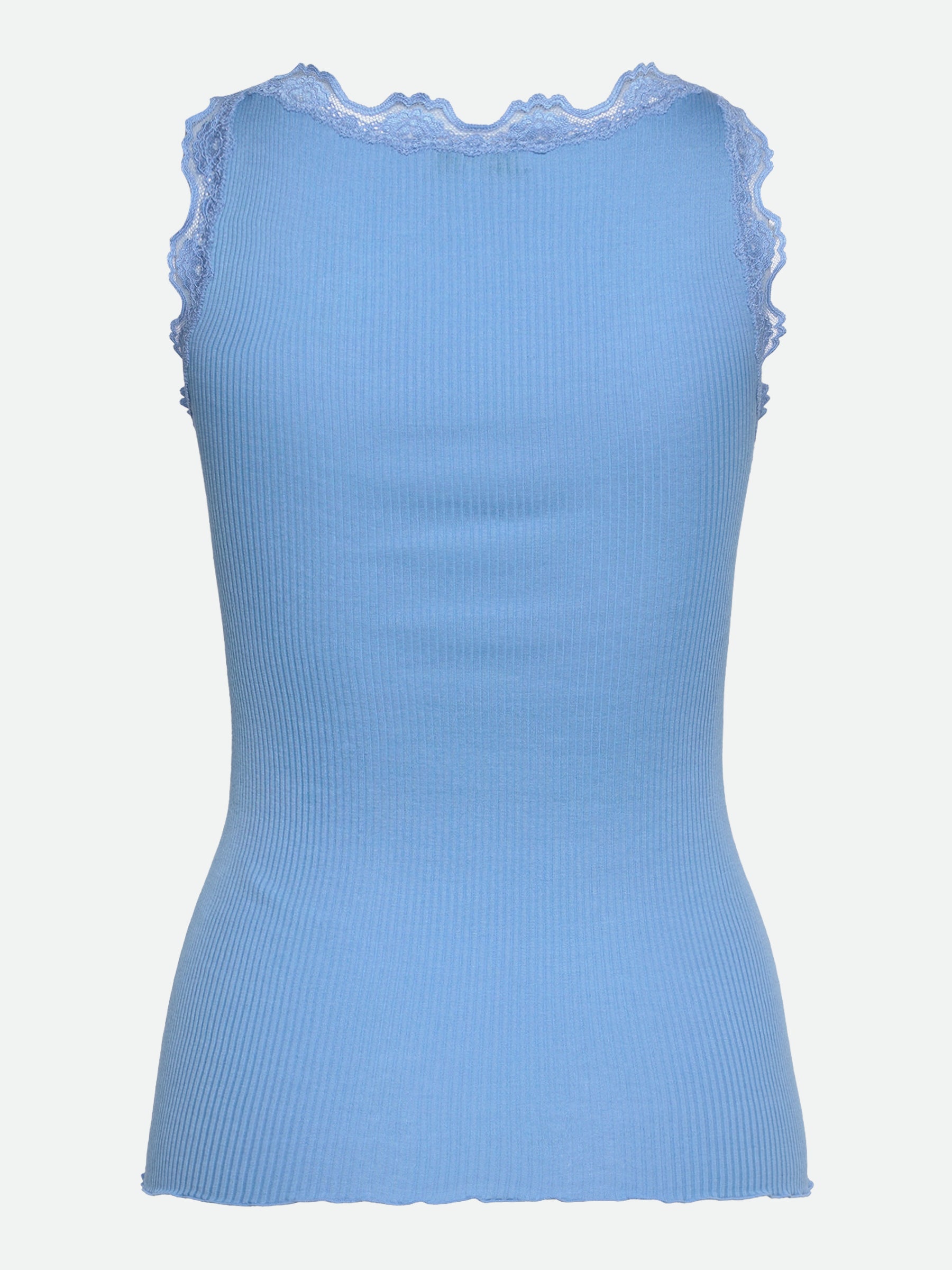 Bagsiden af lyseblå Rosemunde top