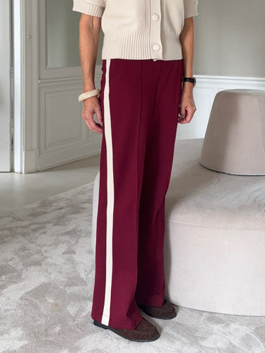 152096 | Red Button - Colette Bordeaux