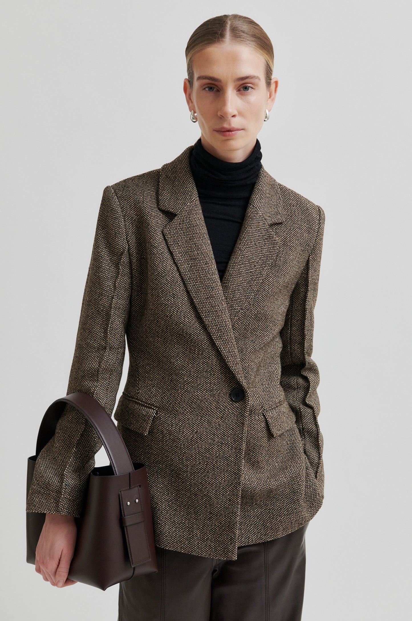 152586 | SECOND FEMALE - Emi Brun mønstret