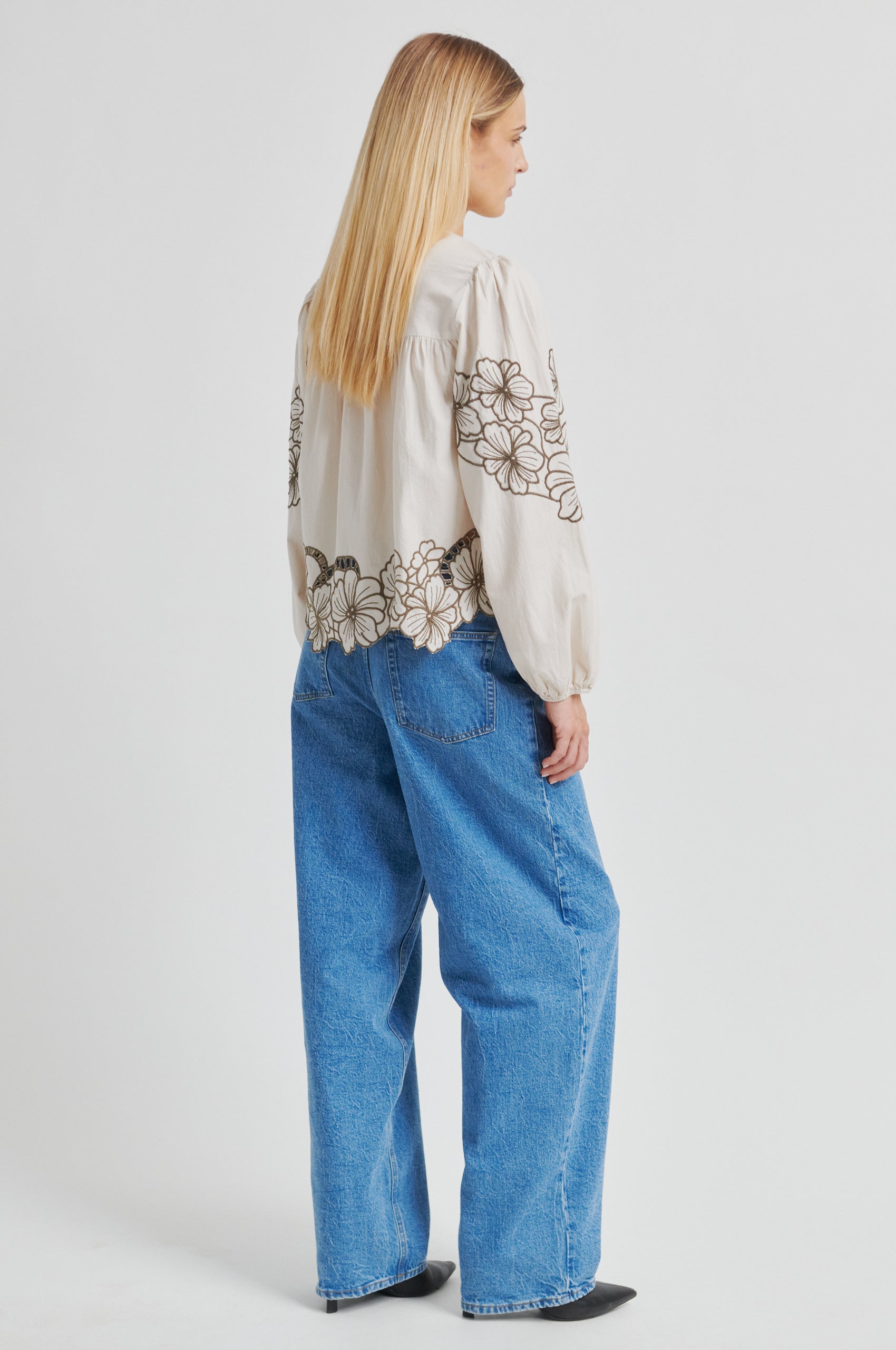 153594 | SECOND FEMALE - Elinor Beige