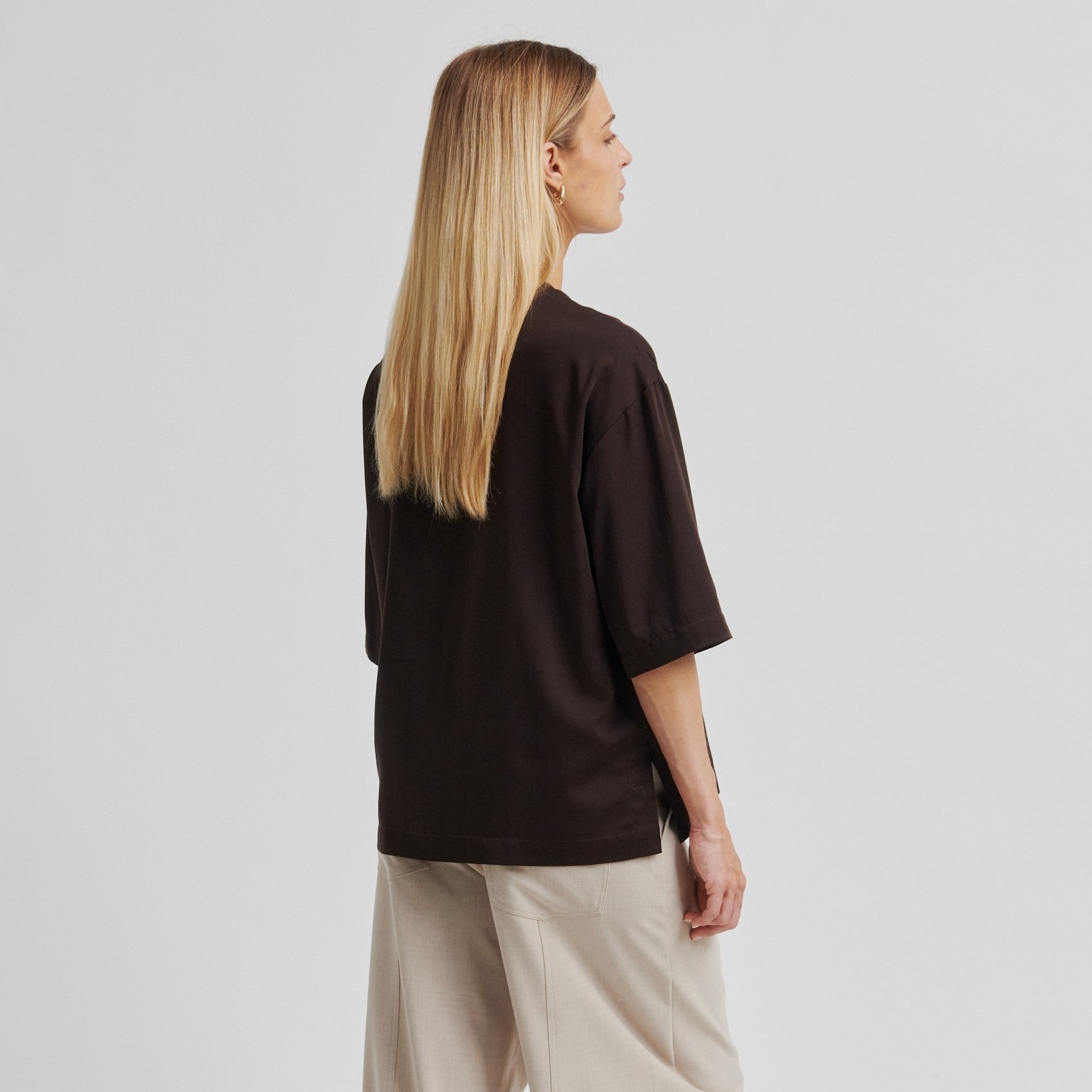 154047 | SECOND FEMALE - Samanta Mørkebrun