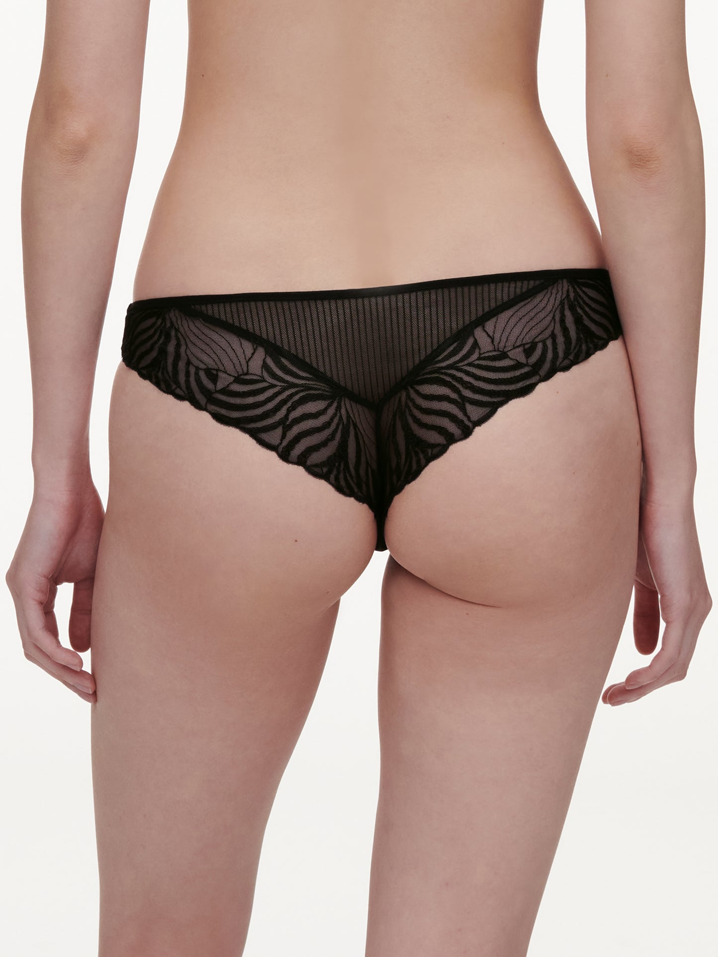 153823 | Chantelle - Legend Black Sort