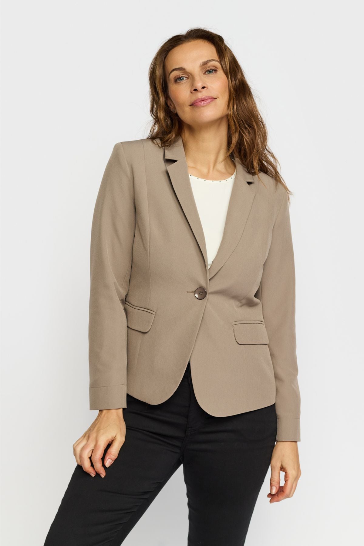 153661 | 2-Biz - Illie Lysebrun