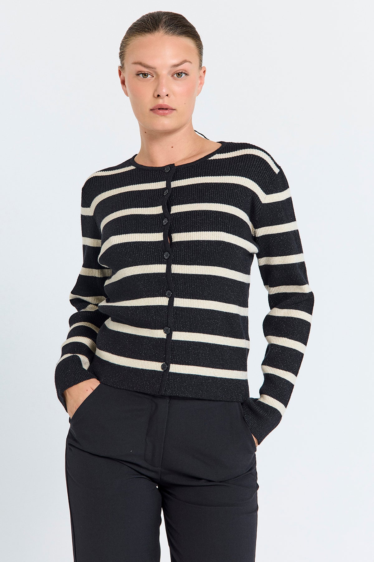 153299 | Freequent - Arna Sort