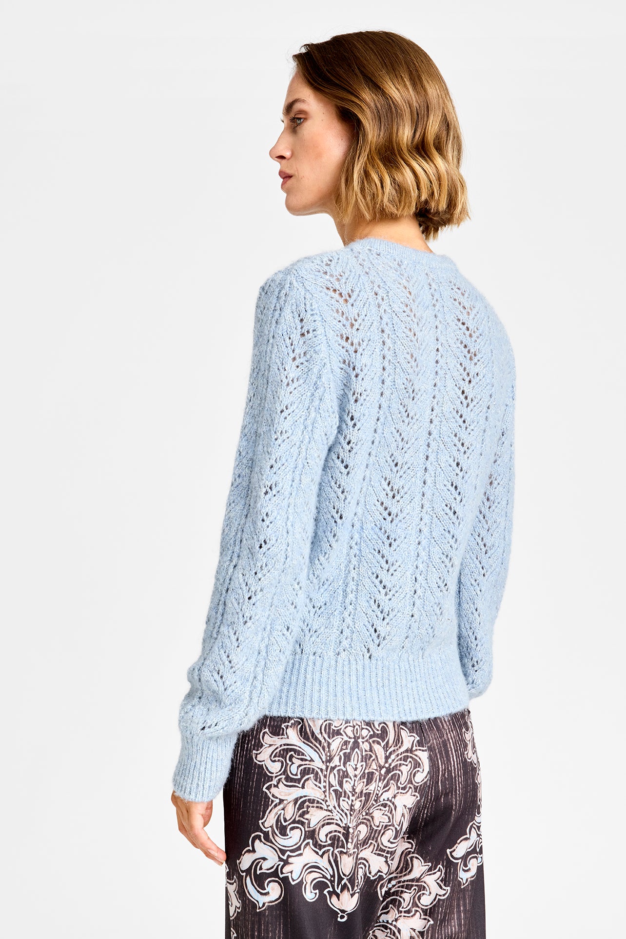 153123 | Gustav - Emja Lyseblå