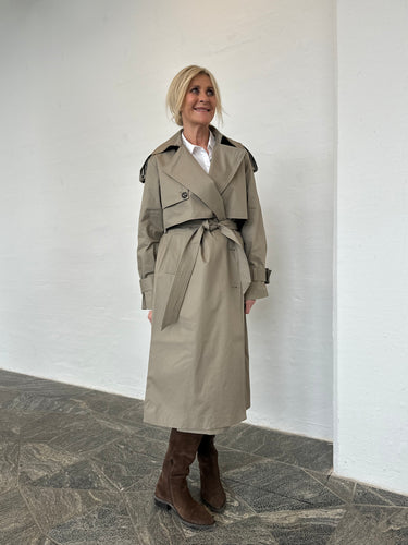 153607 | WithBlack - Augusta Lysebrun