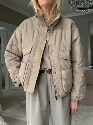 153556 | WithBlack - Veda Sand