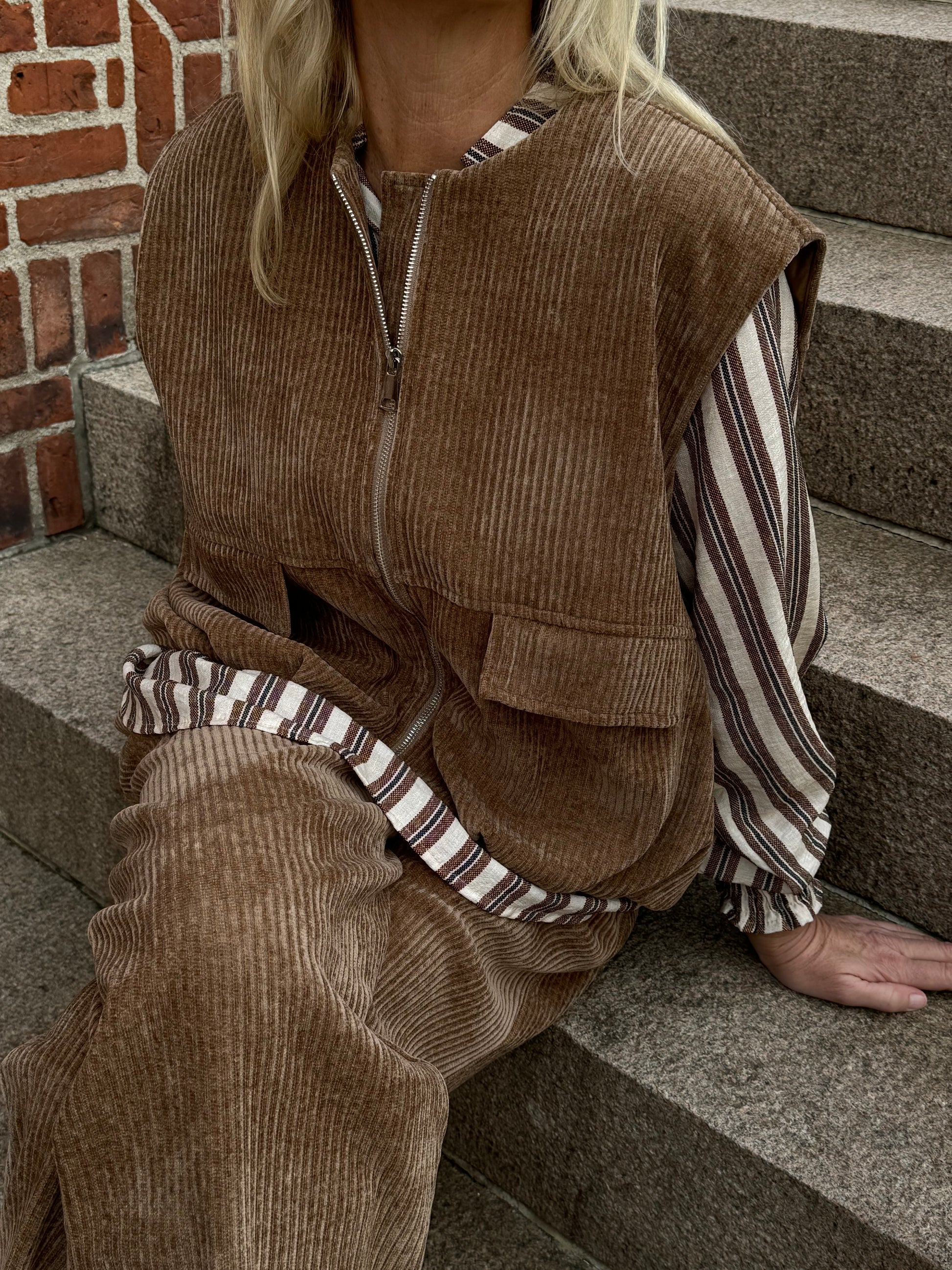 153332 | Marta du Château - Freya Brun