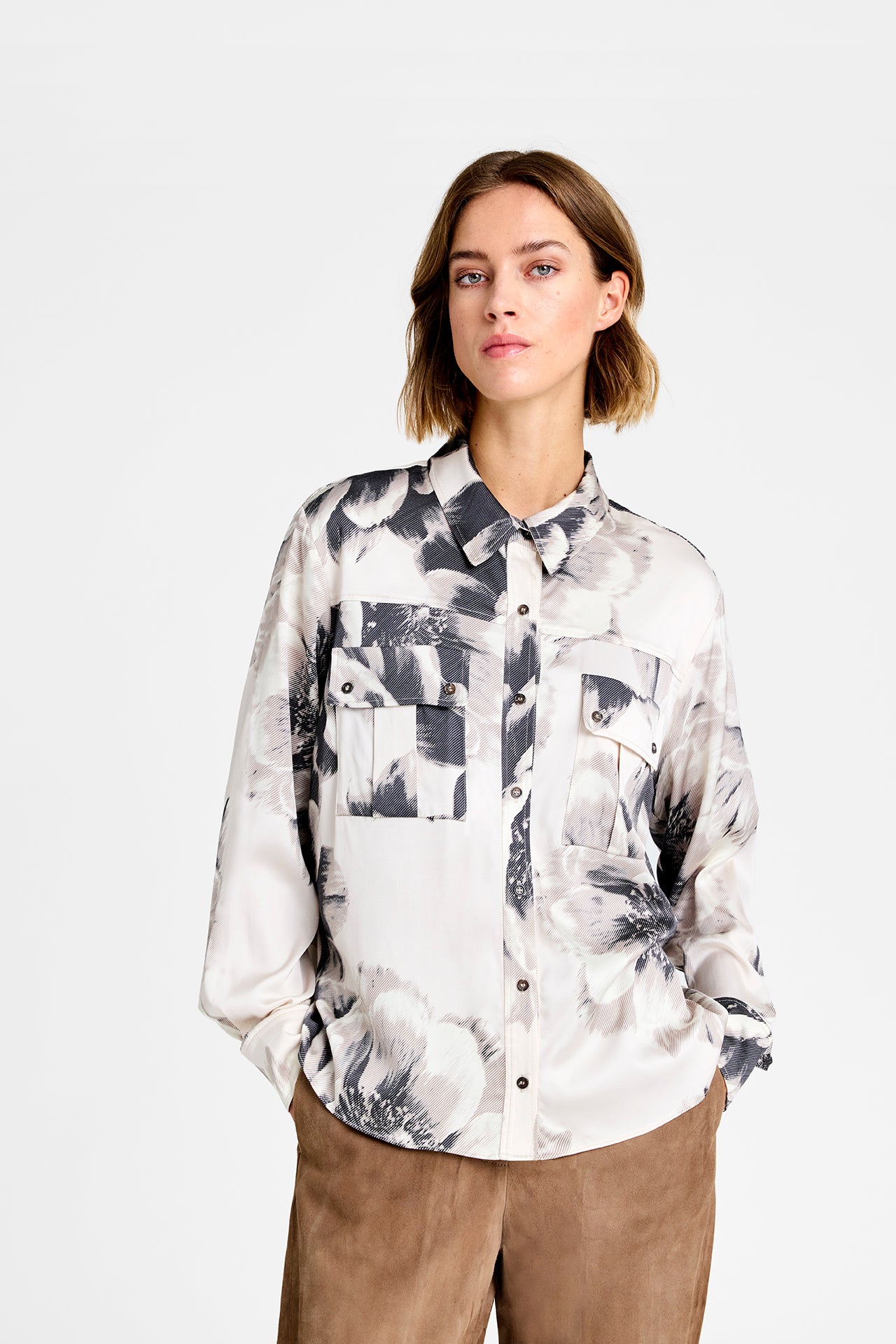 153086 | Gustav - Ilona Off white mønstret