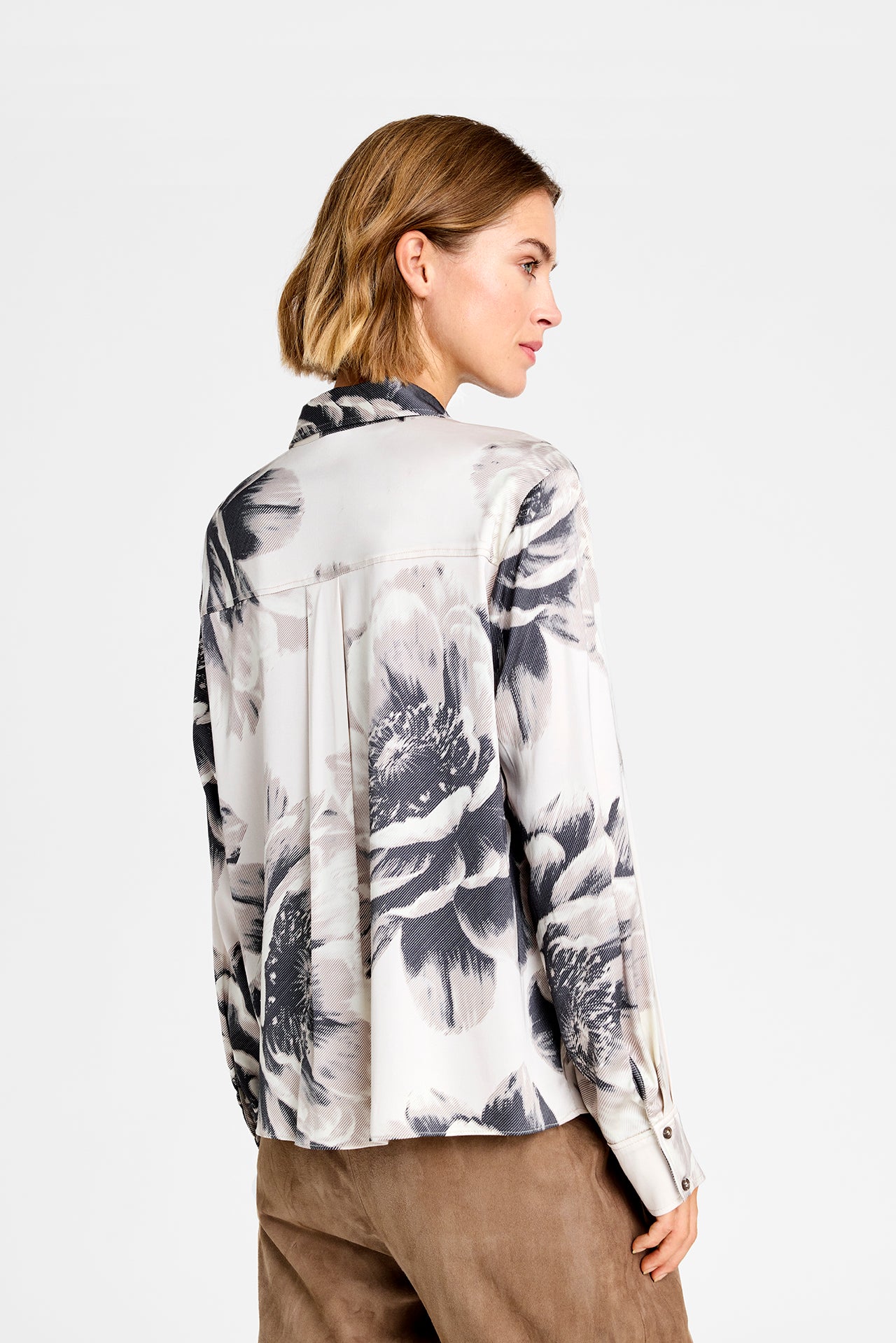 153086 | Gustav - Ilona Off white mønstret