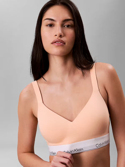  i Fersken fra Calvin Klein