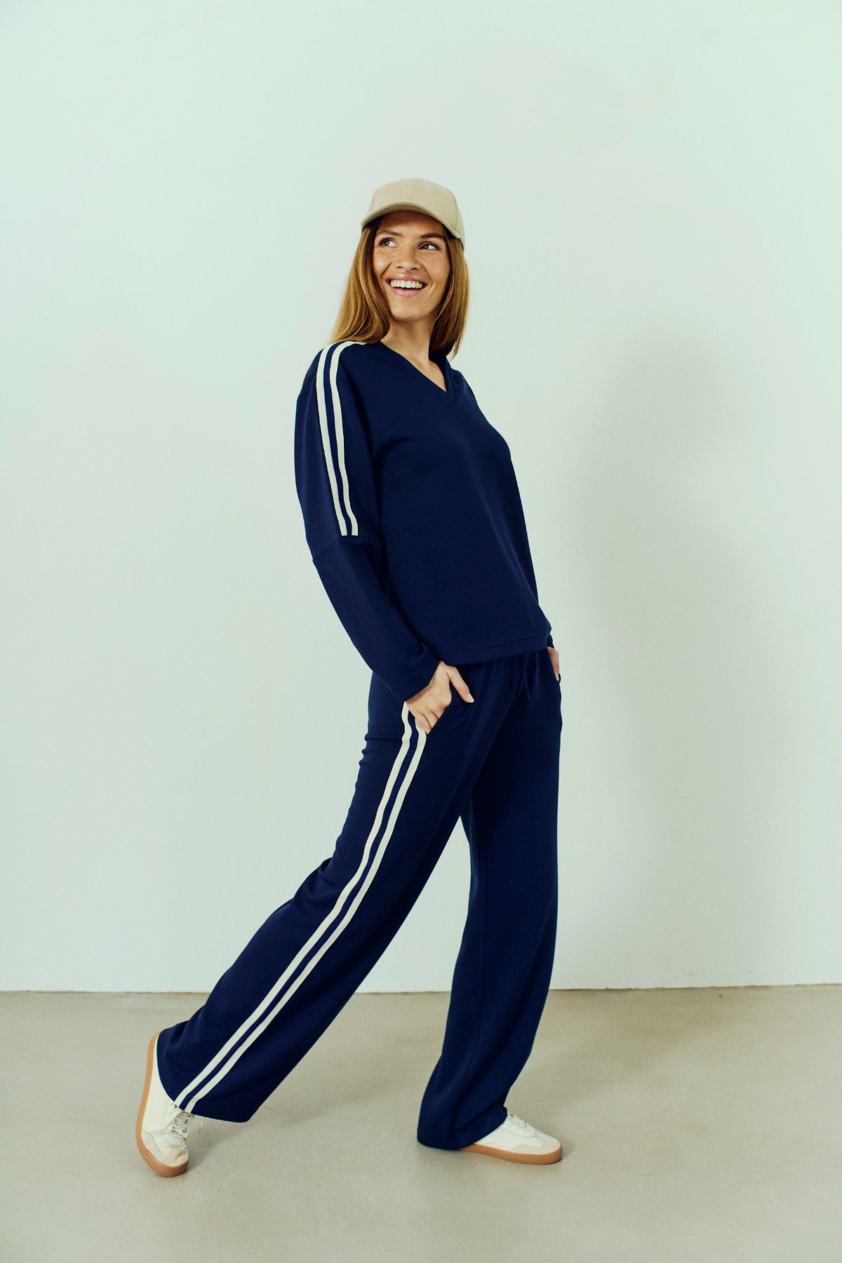 153499 | Freequent - Lucinda Mørkeblå