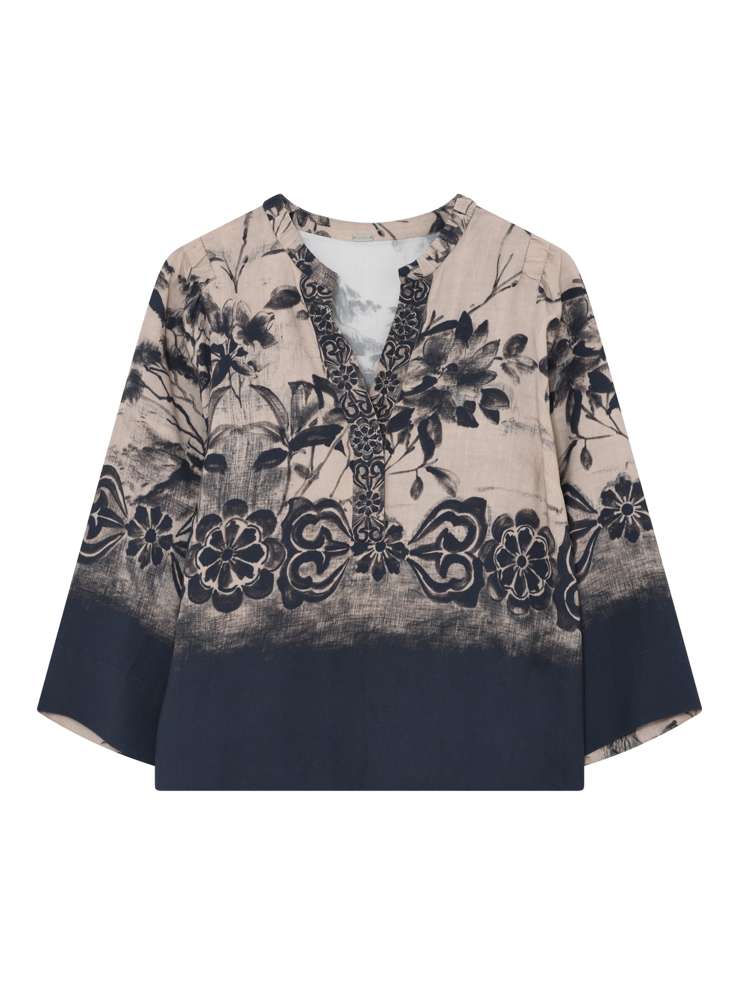 151910 | Gustav - Neomi Sand