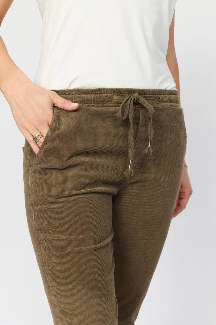 152155 | 2-Biz - Robin Brun