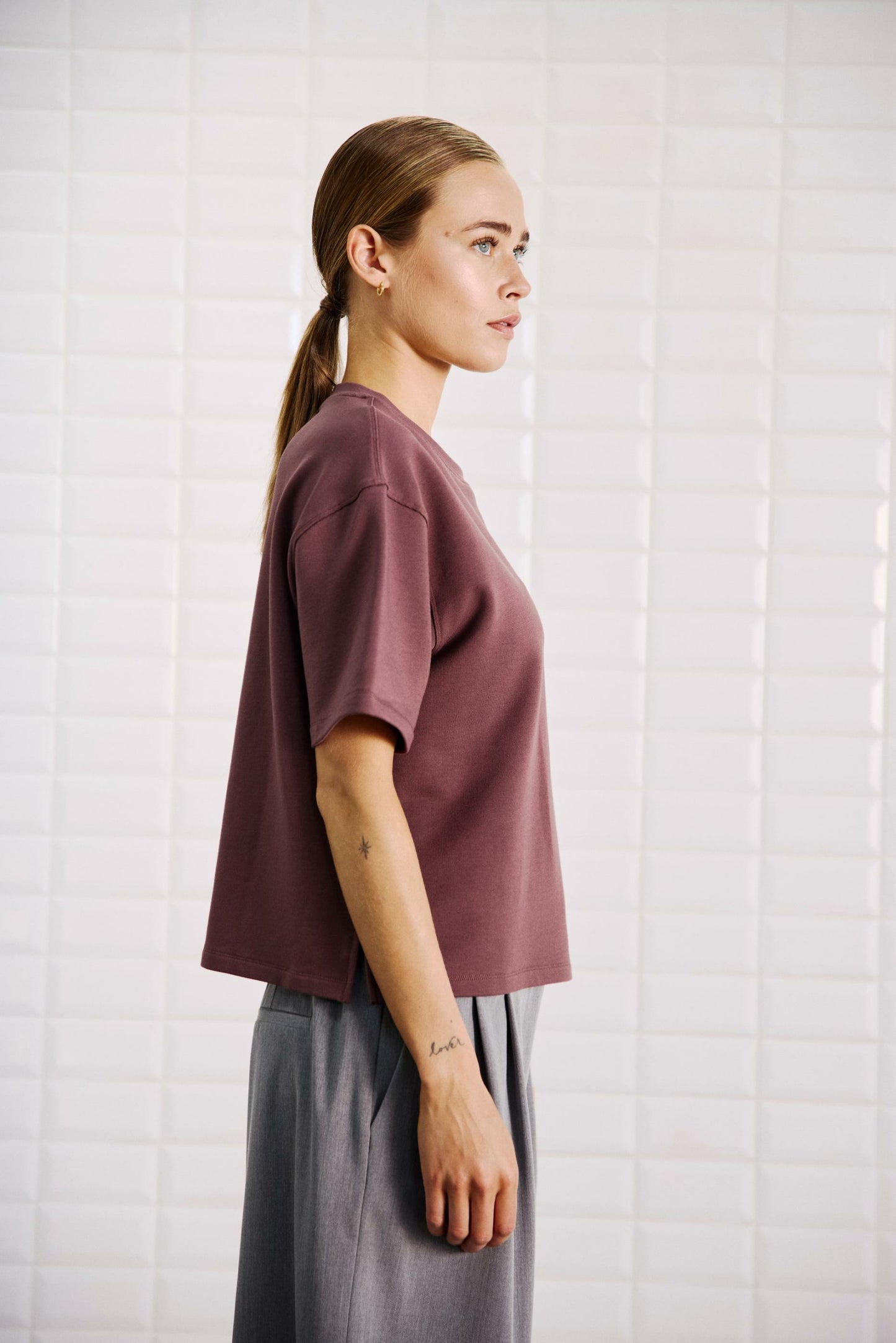 153536 | WithBlack - Tindra Brun