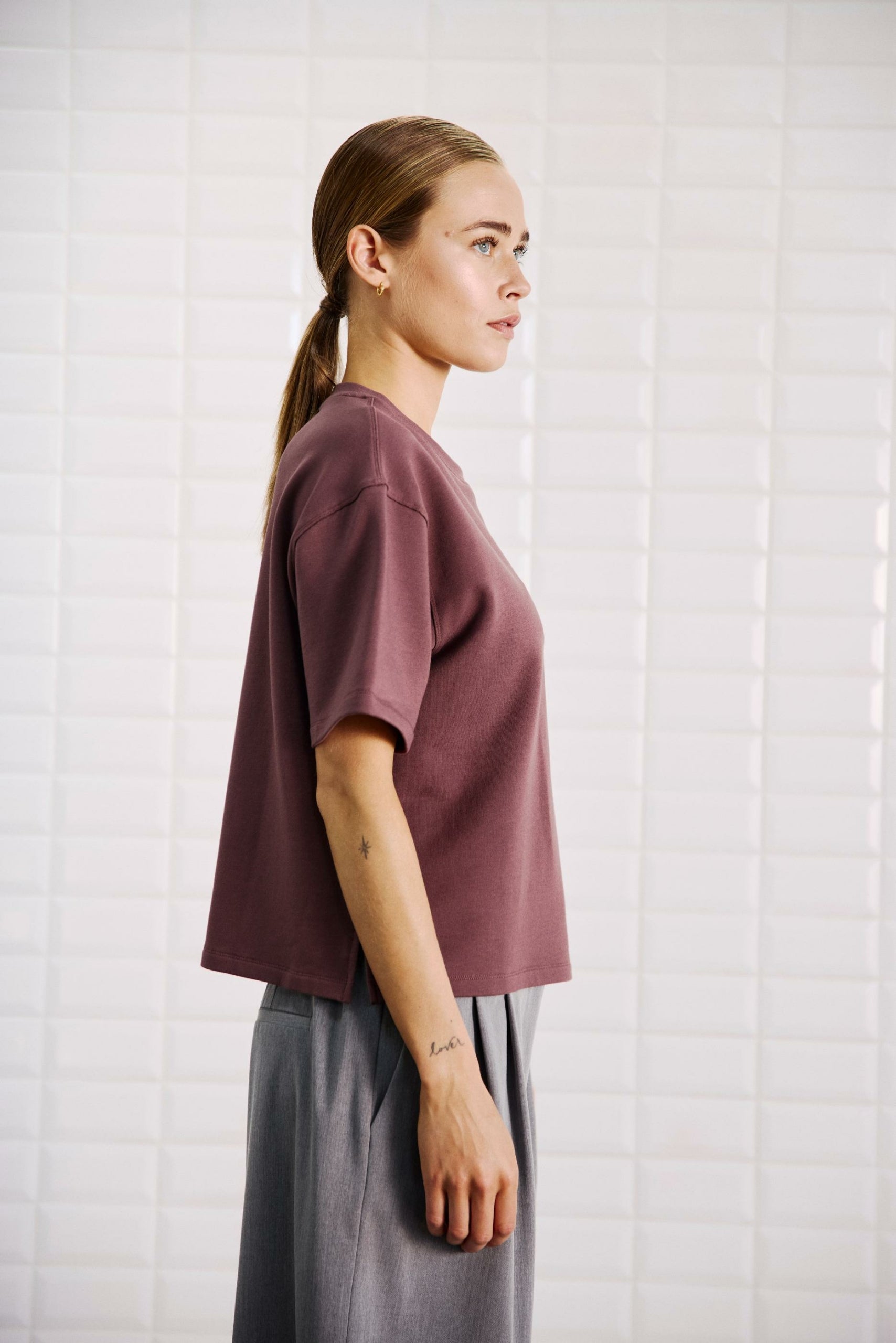 153536 | WithBlack - Tindra Brun