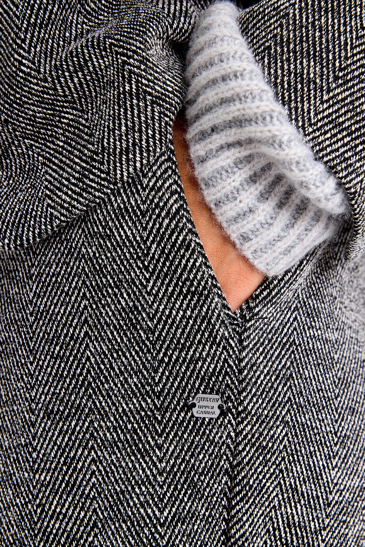 153077 | Gustav - Marit Sort mønstret