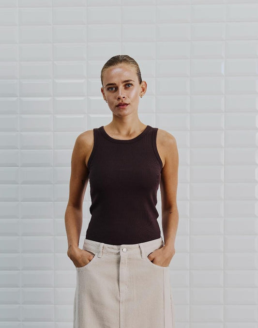  i Mørkebrun fra WithBlack