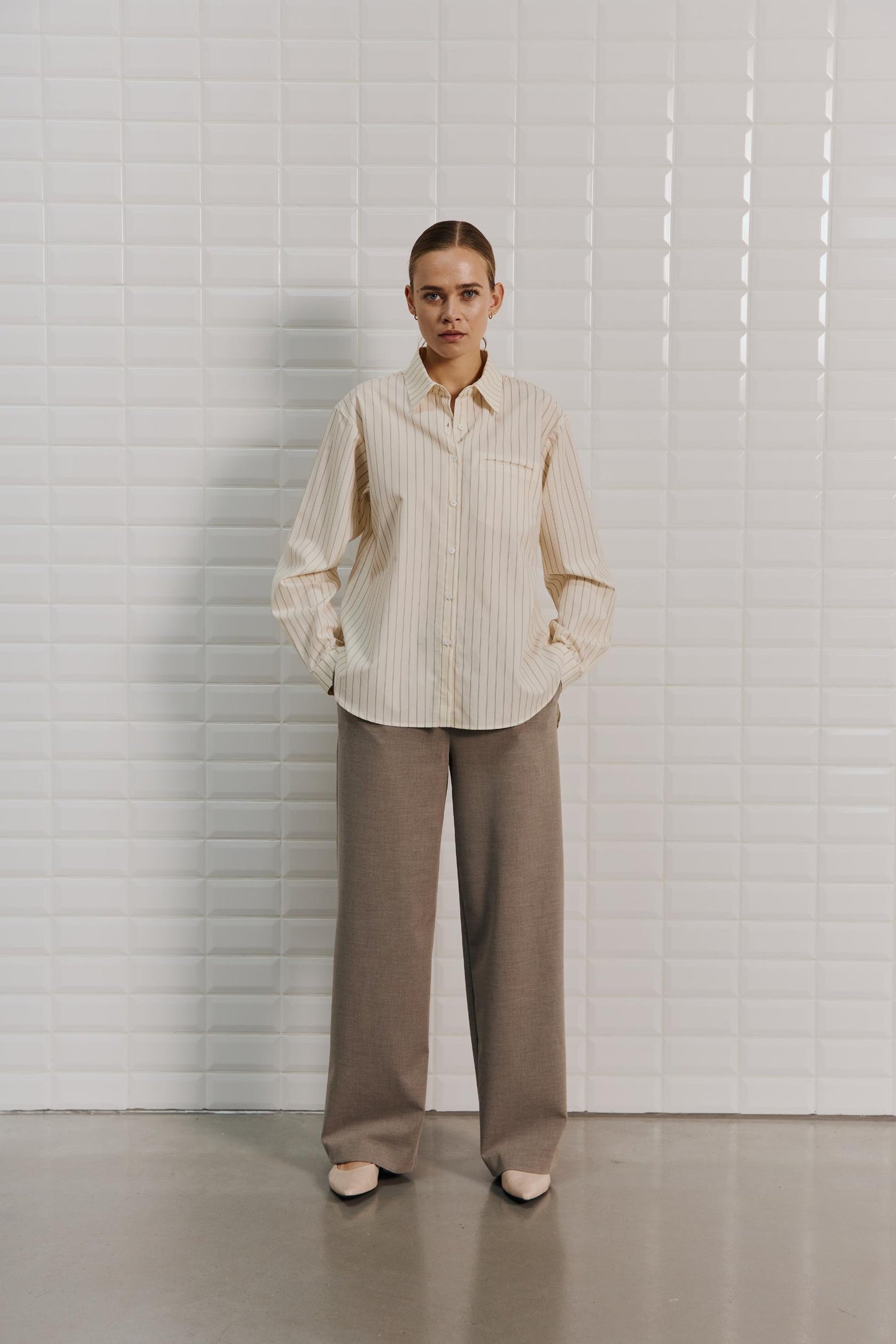 153618 | WithBlack - Elvor Off white