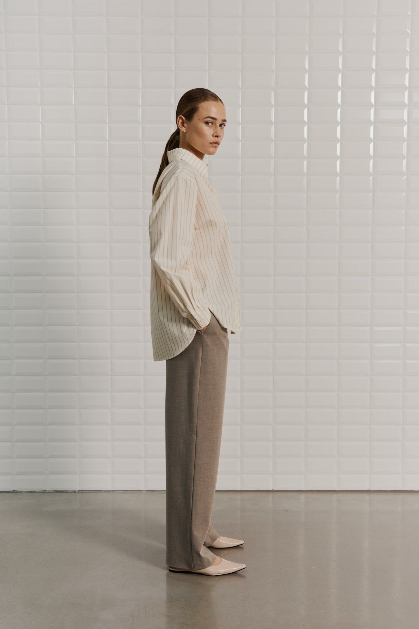 153618 | WithBlack - Elvor Off white