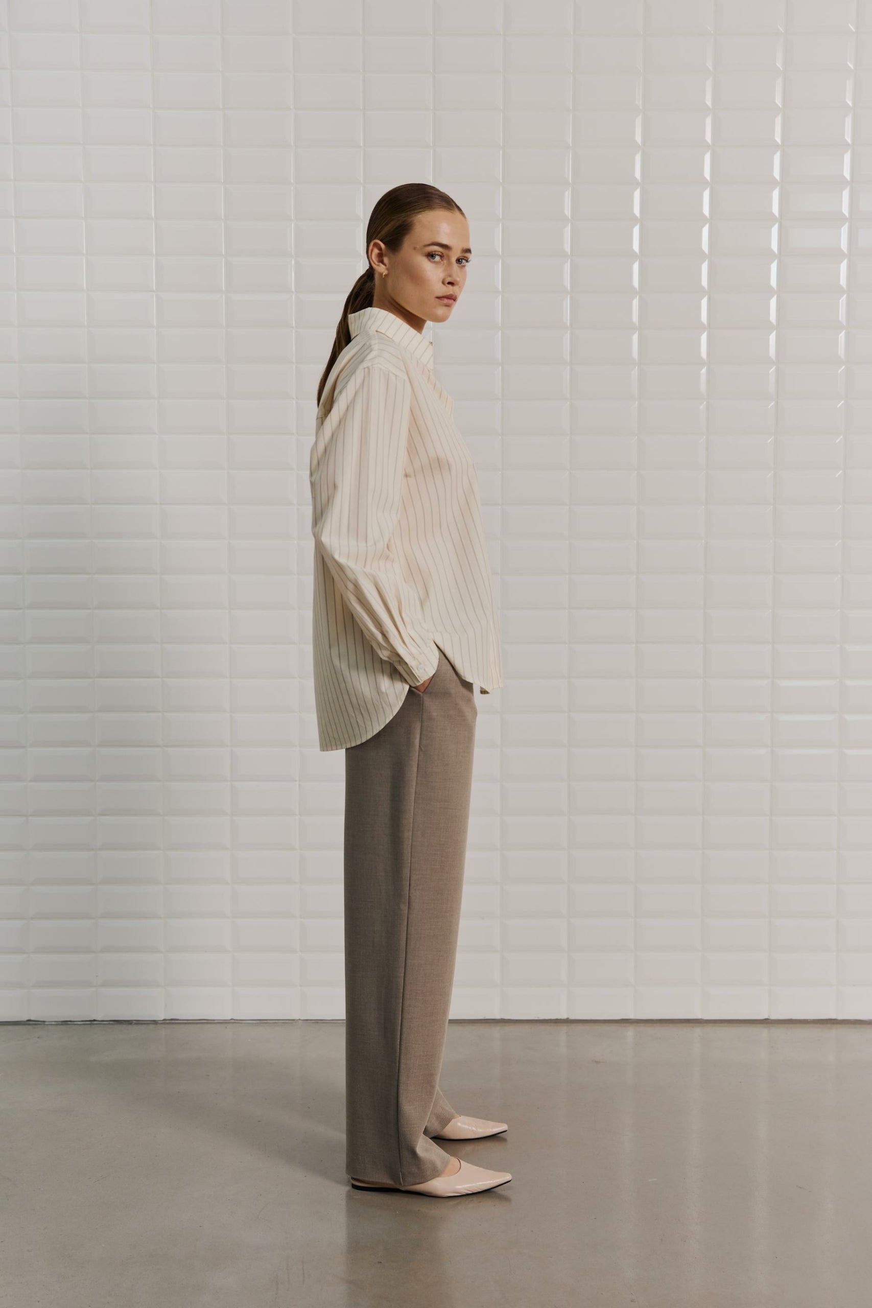 153618 | WithBlack - Elvor Off white