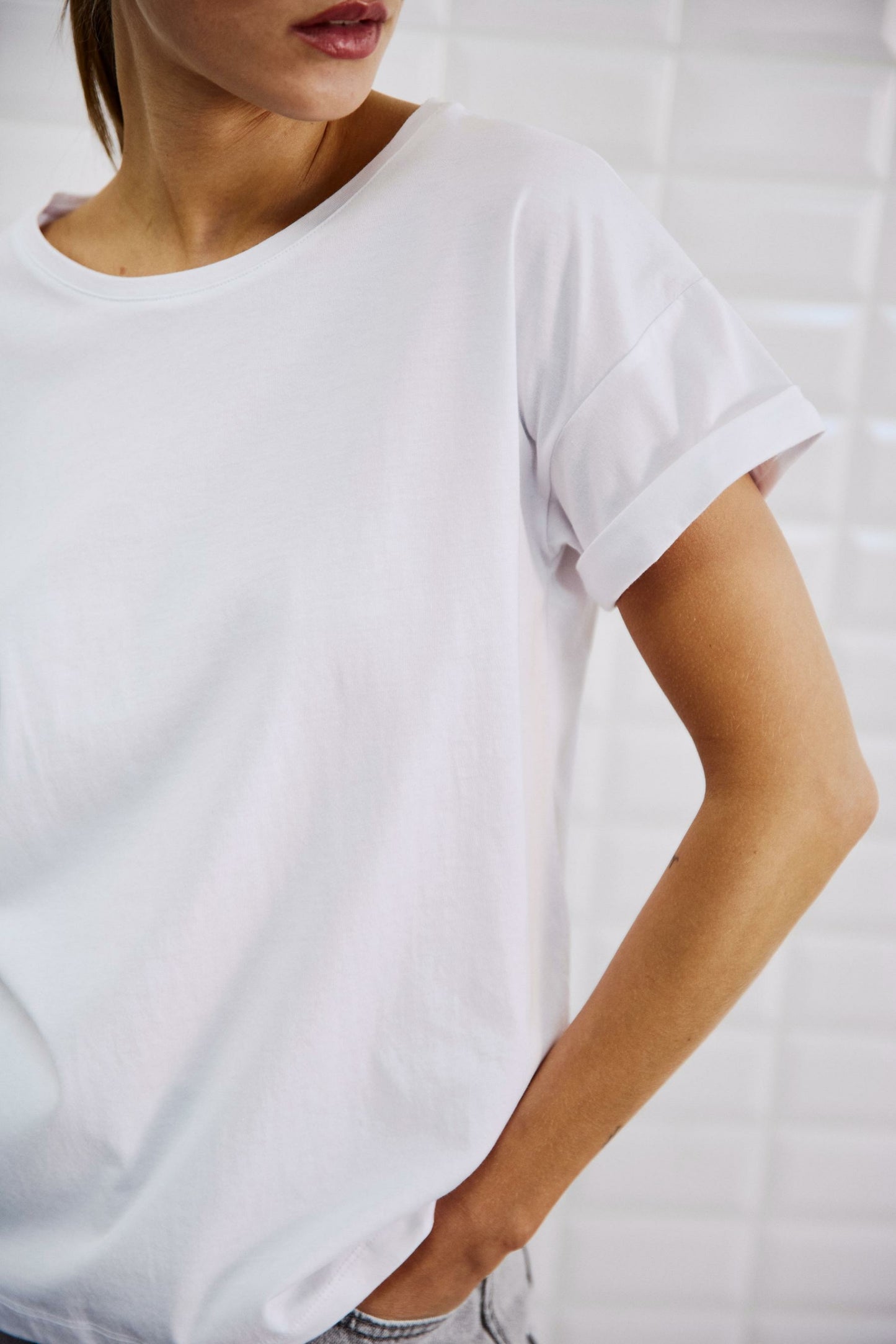 153539 | WithBlack - Corri Hvid