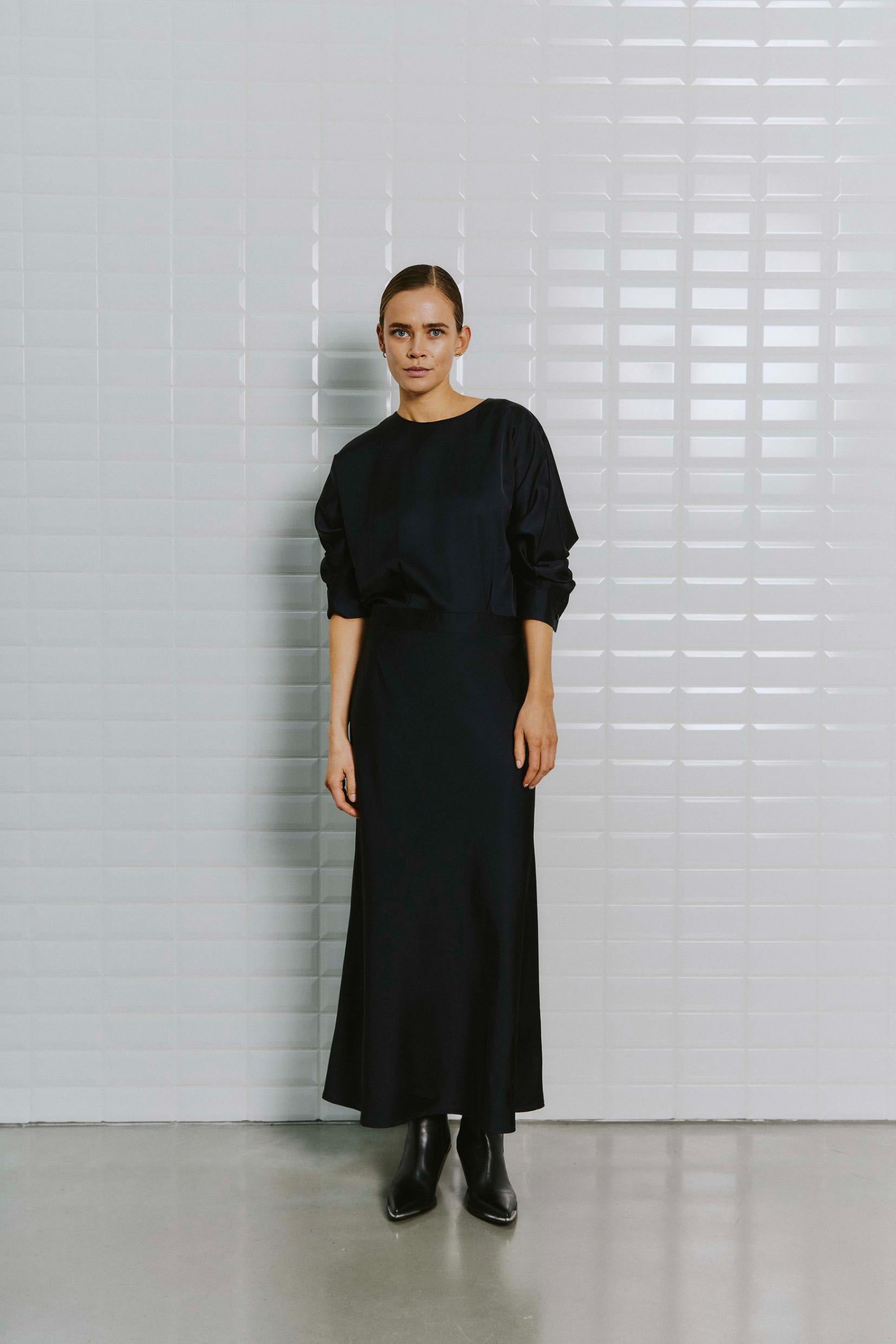 153194 | WithBlack - Dagmar Mørkeblå