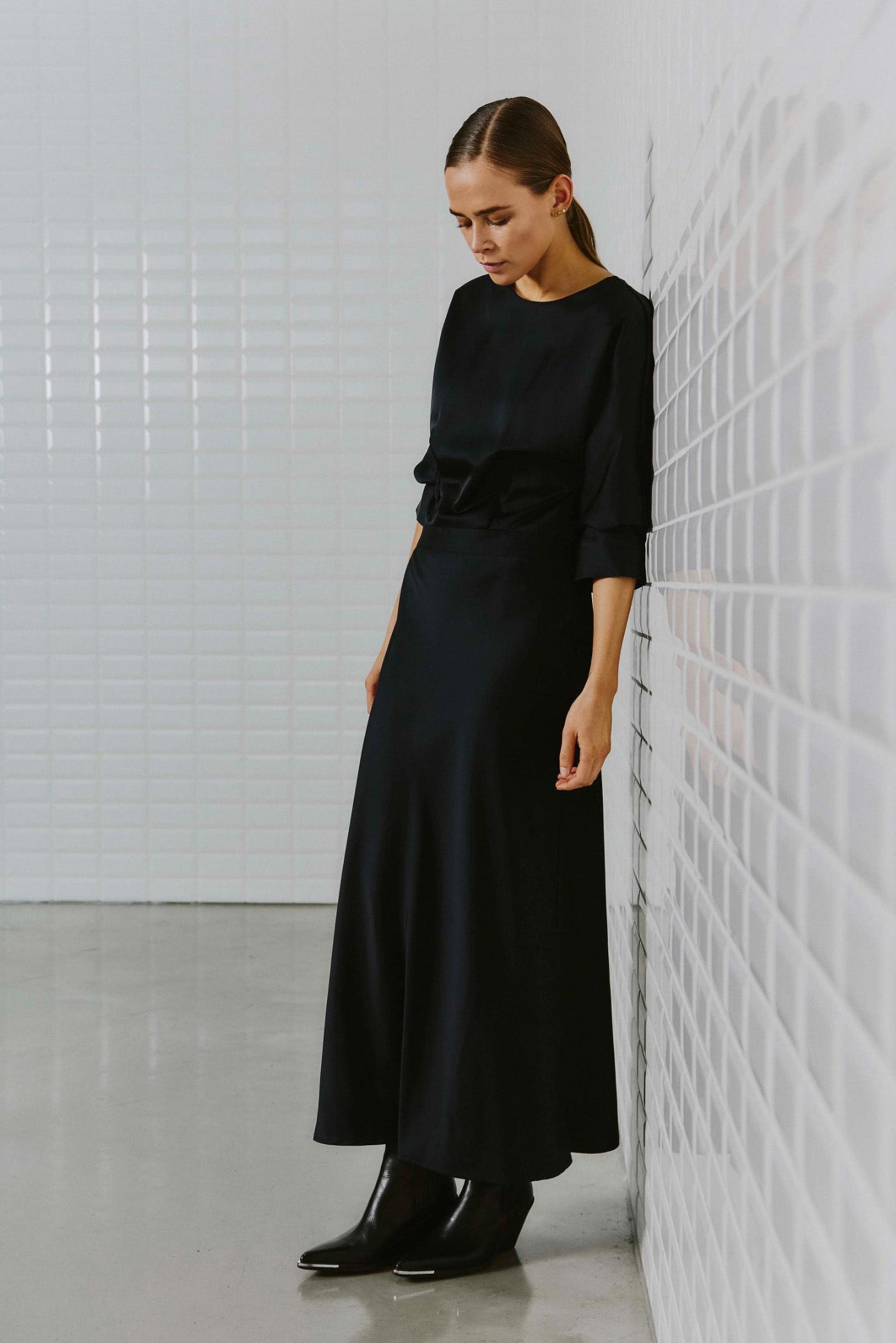 153194 | WithBlack - Dagmar Mørkeblå