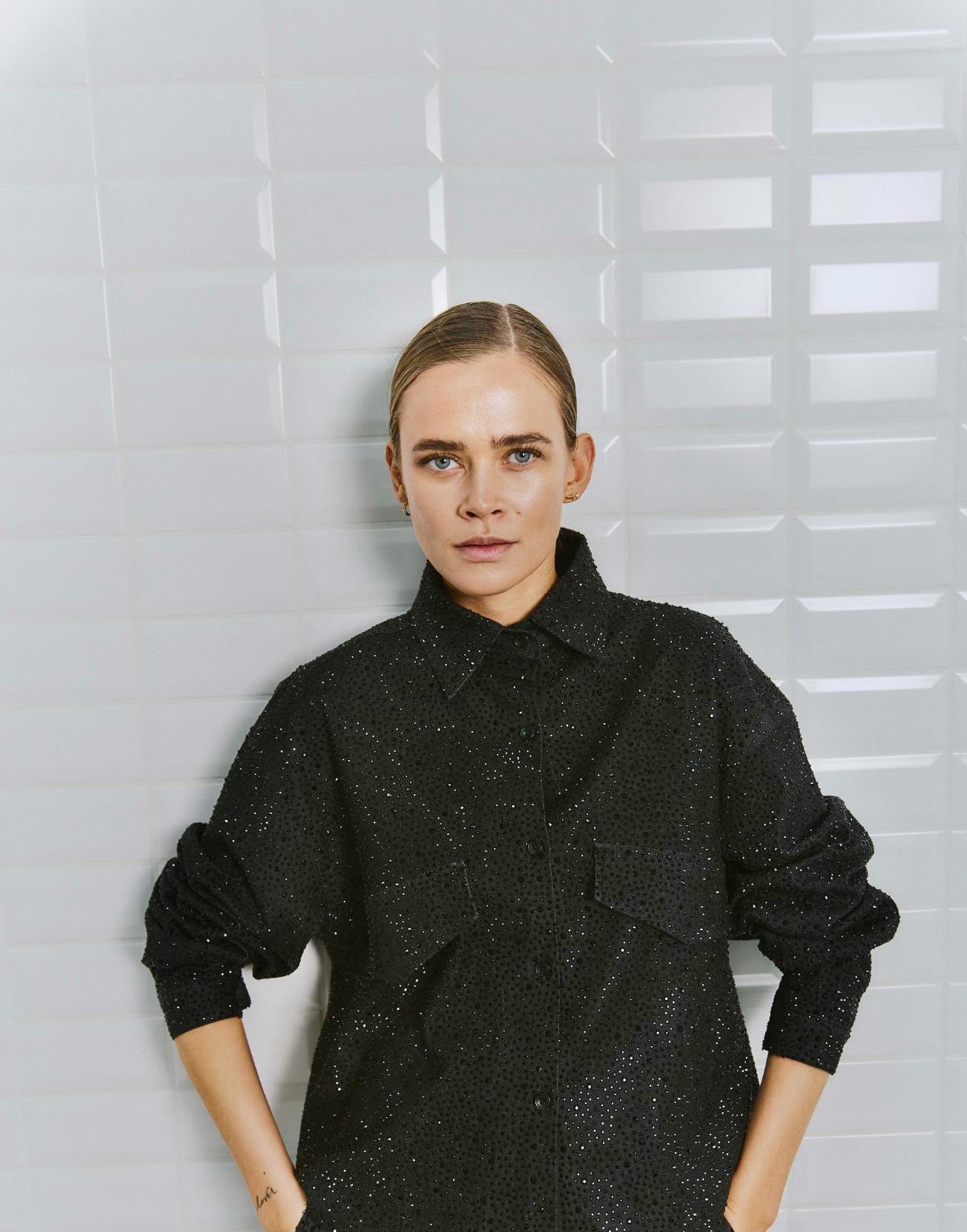 153202 | WithBlack - Dayana Sort