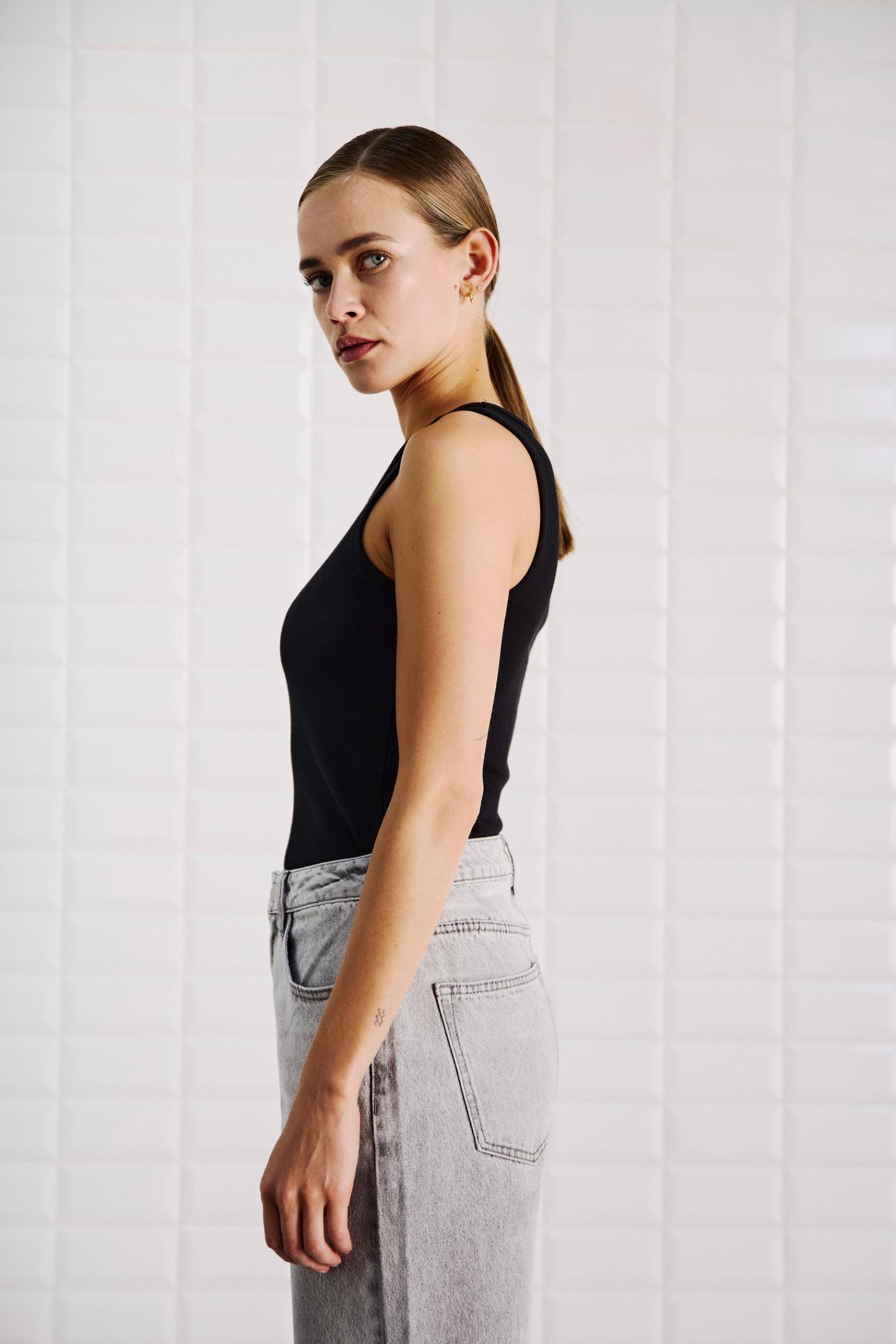 153547 | WithBlack - Dordi Sort