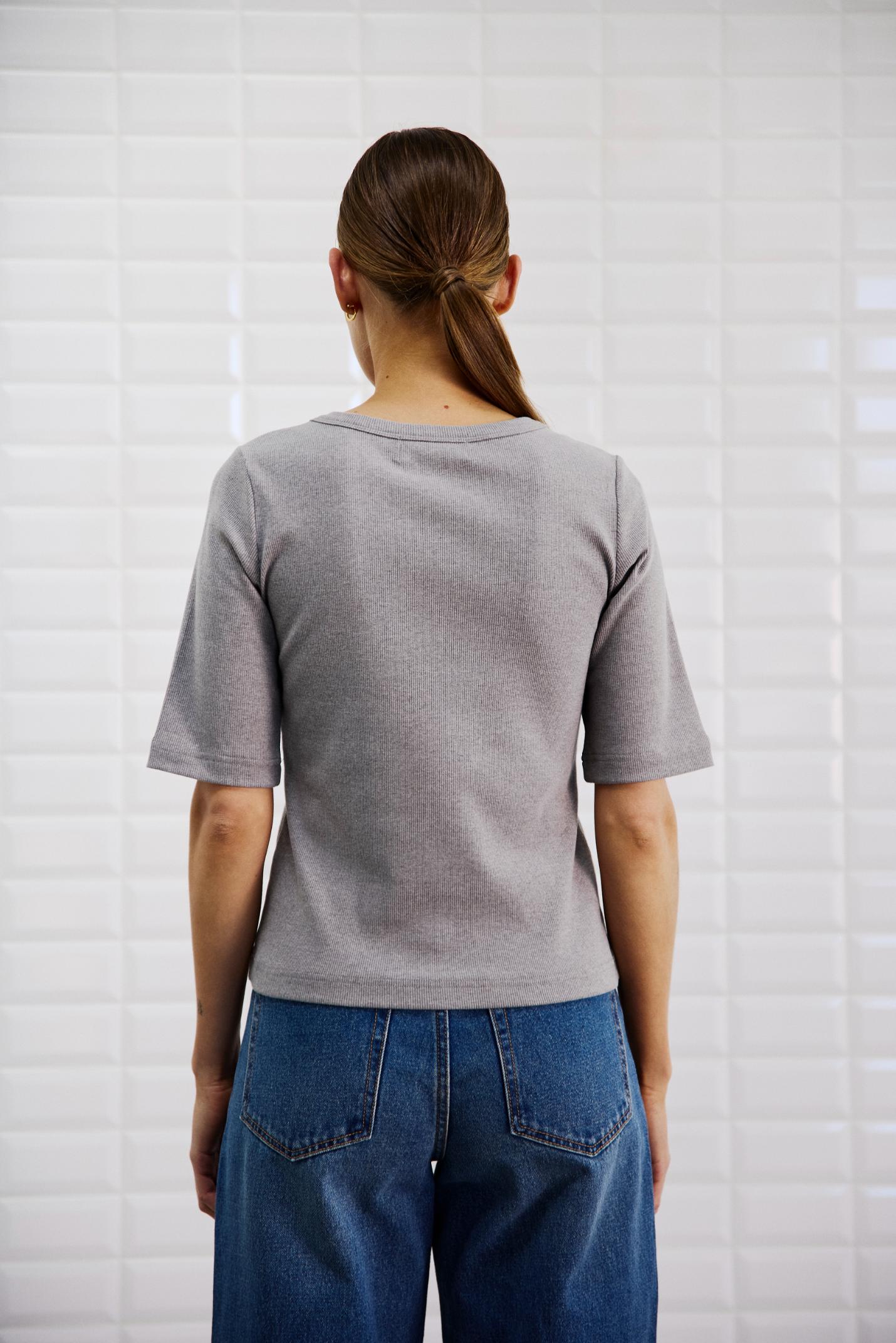 153546 | WithBlack - Lullu Lysegrå