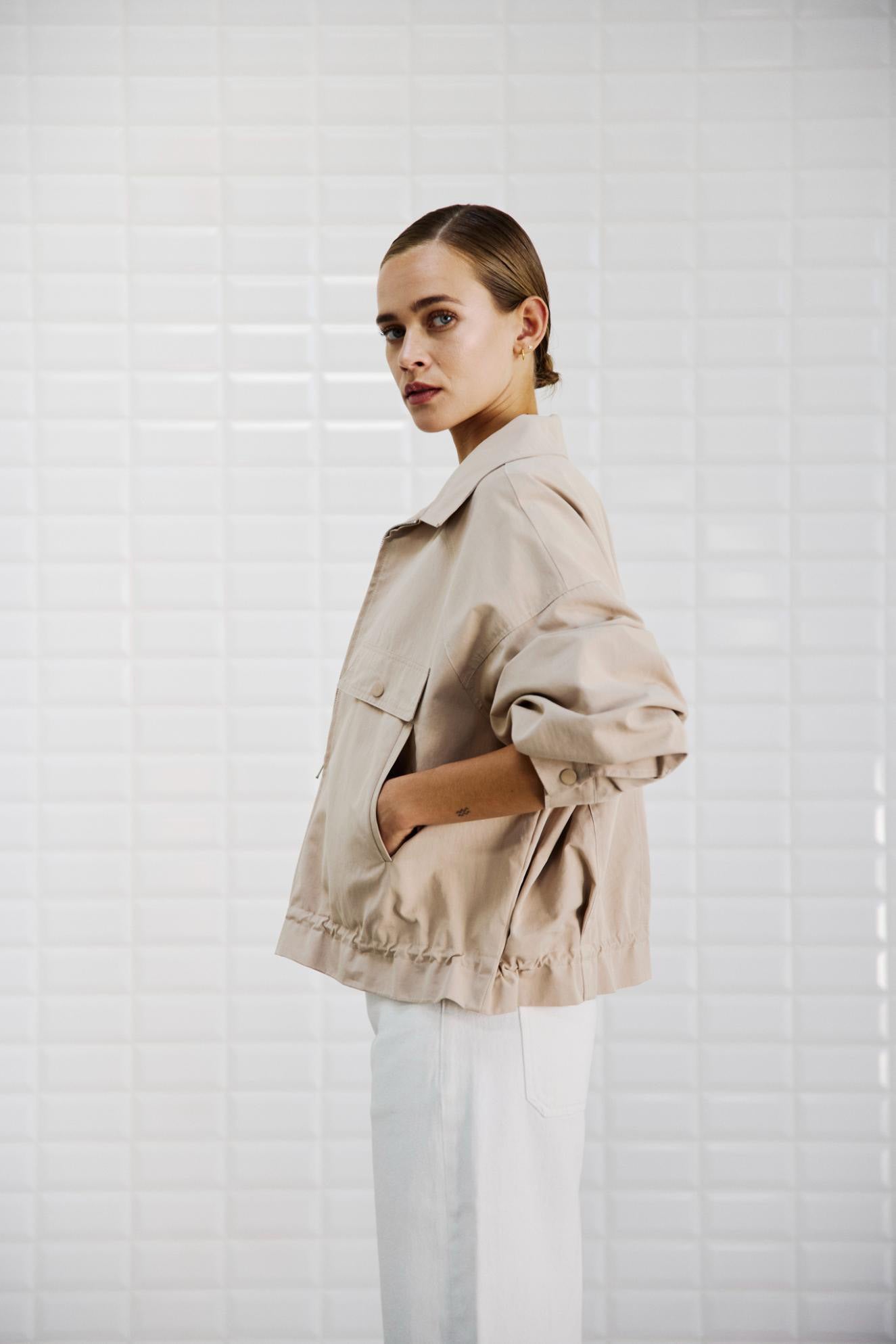 153609 | WithBlack - Lydia Sand