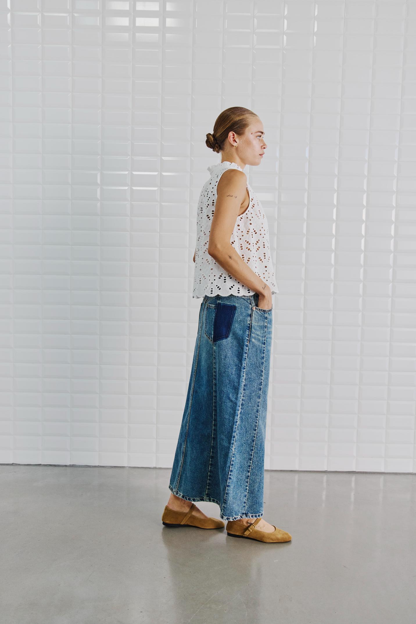 154514 | WithBlack - Marit Hvid