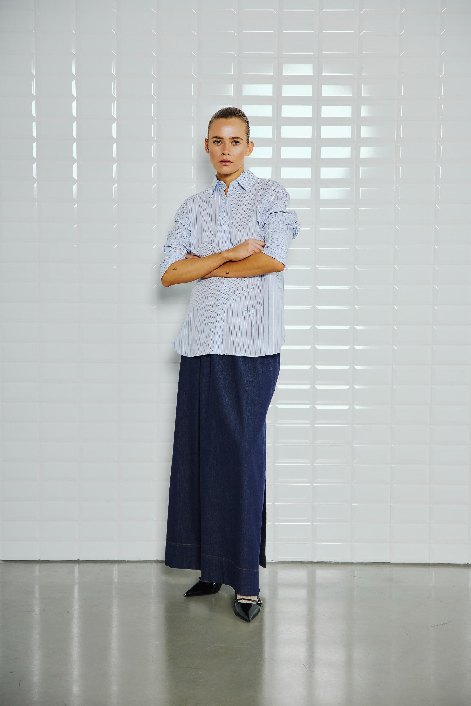 152218 | WithBlack - Noa Stribet