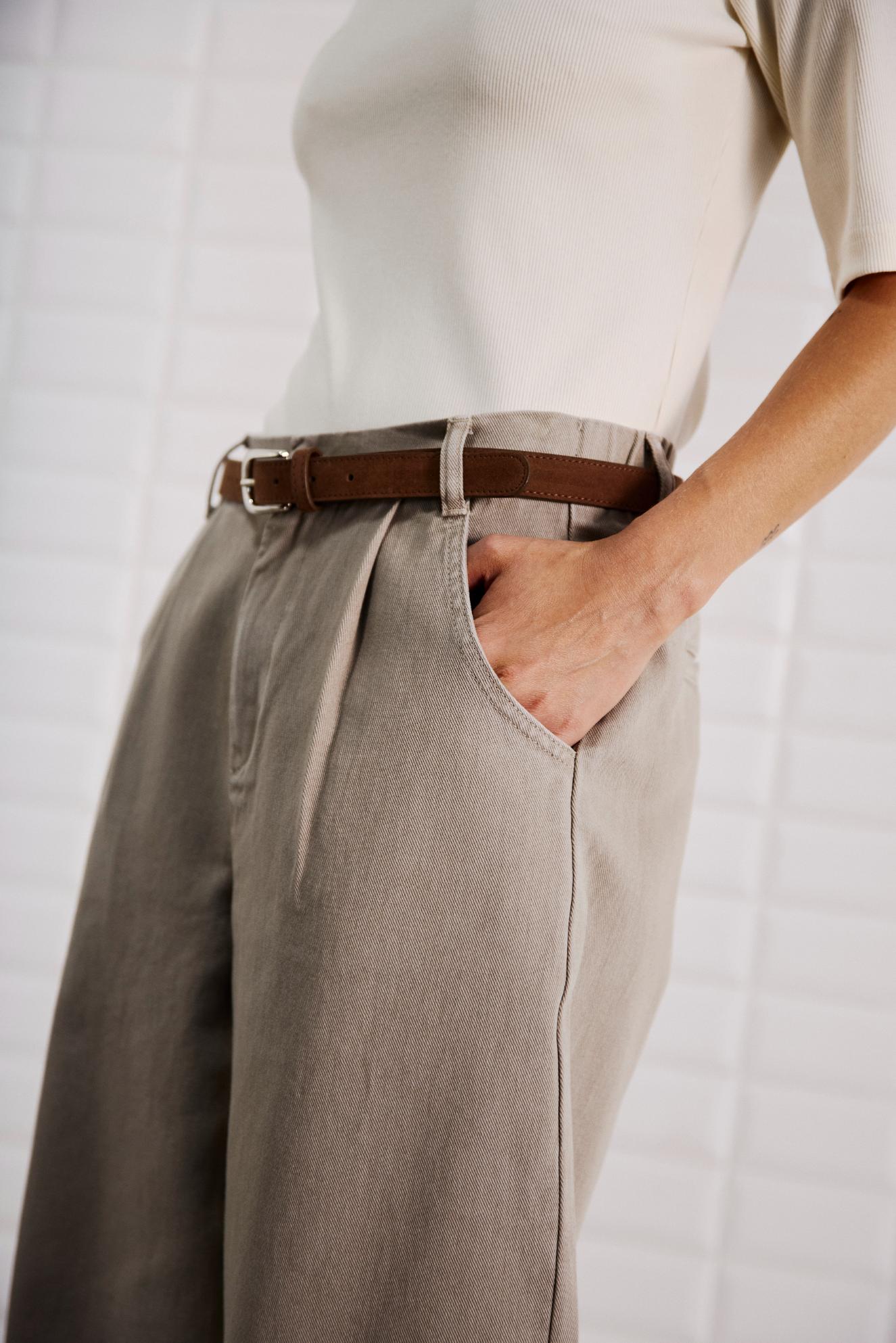 153534 | WithBlack - Steffi Sand