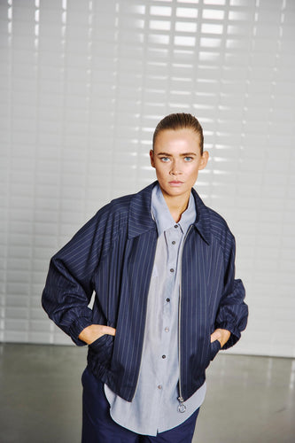 152211 | WithBlack - Valentina Marine