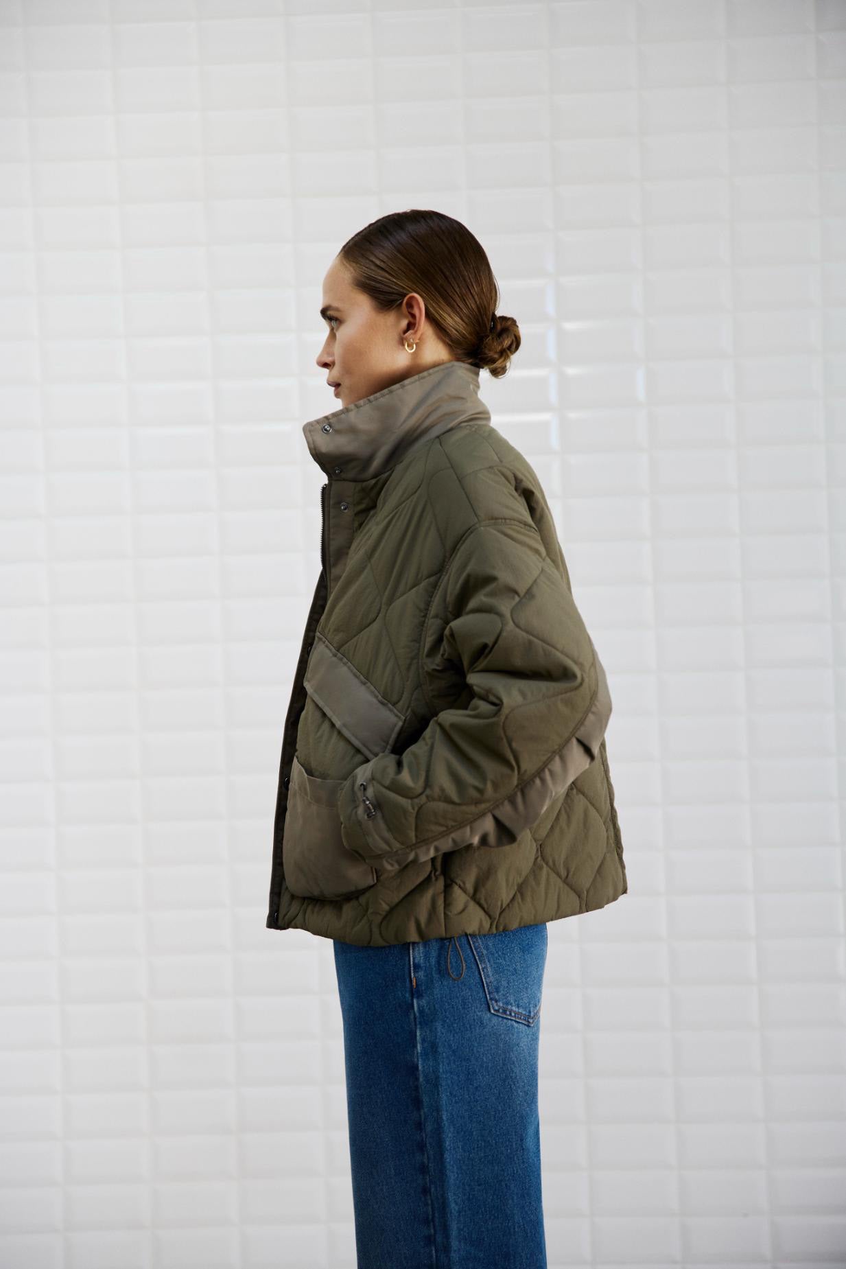 153557 | WithBlack - Veda Army grøn