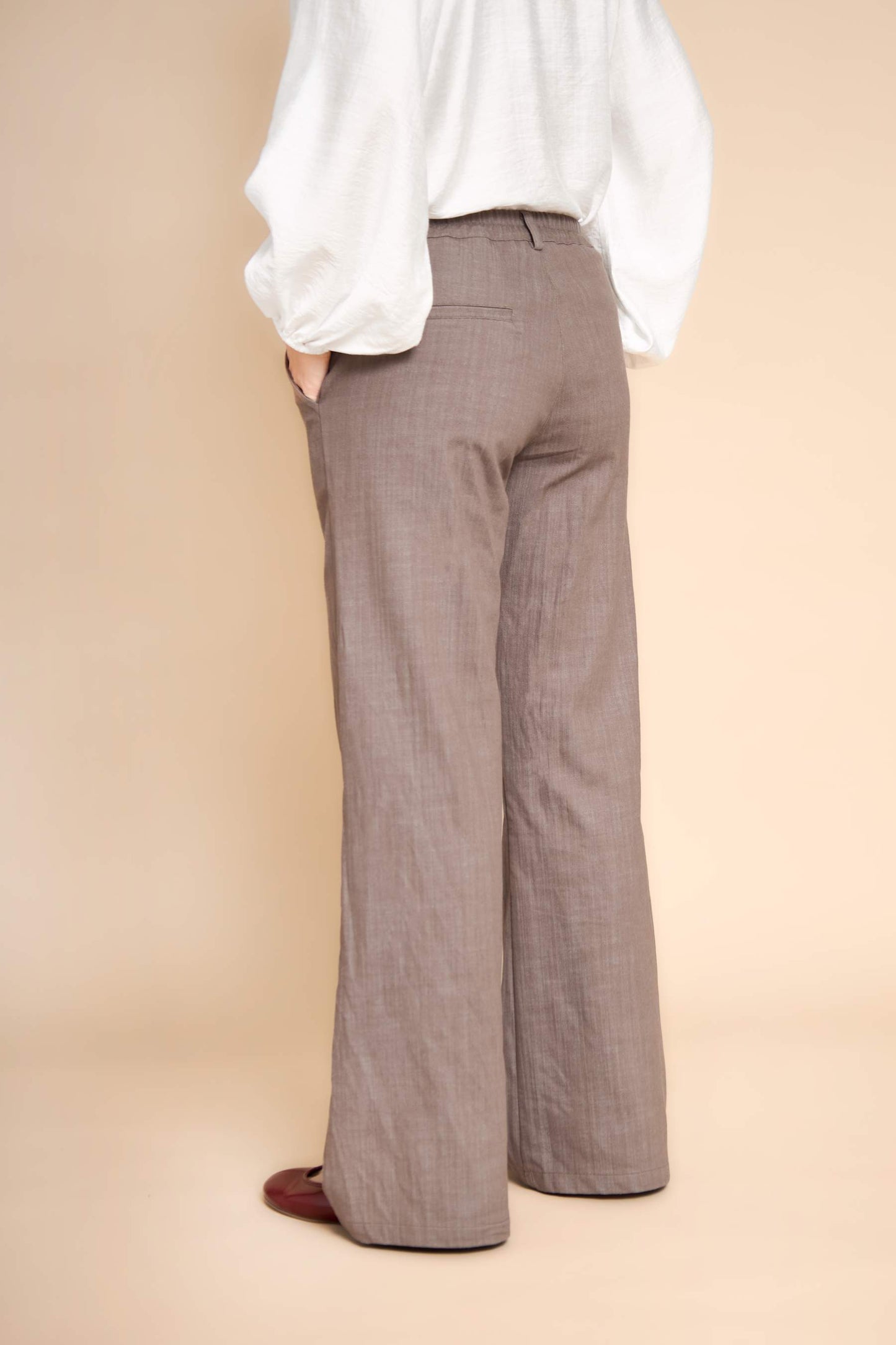 152113 | Black Colour - Box Brun