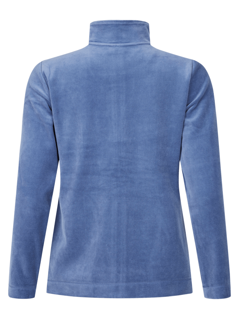 Bagfra-billede af Brandtex 153124 Hjemmesæt Blå pullover med høj hals, lagt fladt på en hvid baggrund.