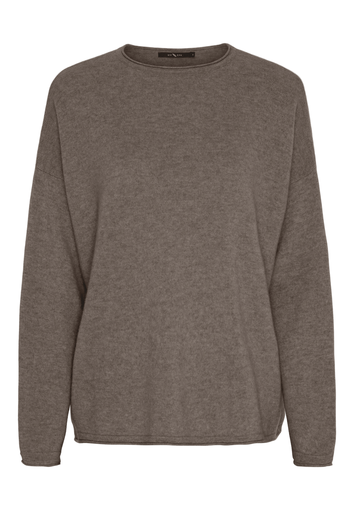 En enkel, langærmet BTFLyra Gråbrun strikbluse fra BTF CPH vist på en hvid baggrund.