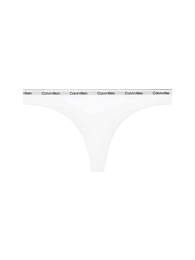Hvid Calvin Klein-G-streng, model 146906, lagt fladt på en hvid baggrund.