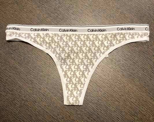 G-streng i Mønstret fra Calvin Klein